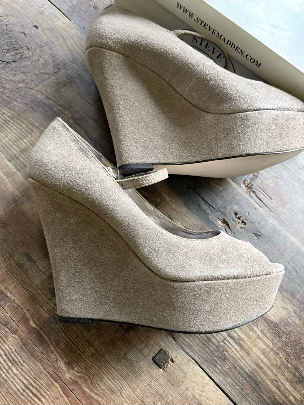 NWT Steve Madden taupe suede Maryjane platform wedge heels shoes size 9